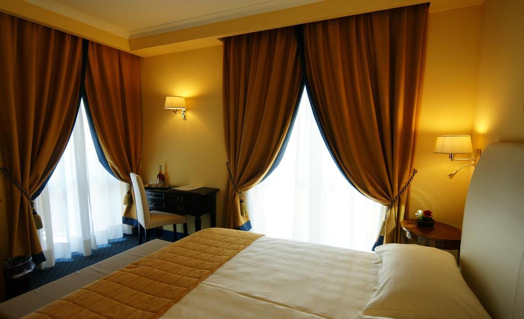 Bram Hotel Sant'Eufemia Lamezia Room photo