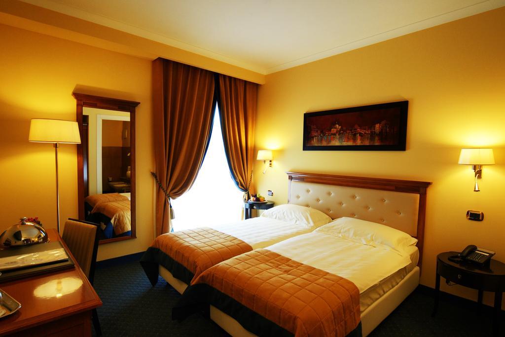 Bram Hotel Sant'Eufemia Lamezia Room photo